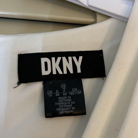 Size 16 DKNY NWOT off white midi dress. - Picture 4 of 4